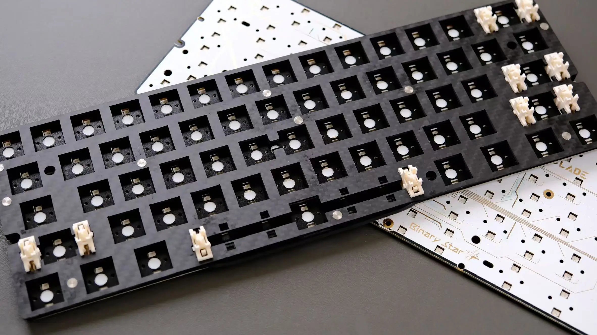 (Pre-Order - estimated shipping: Dec 2025) Morkblade MK60 Magnetic PCB Keyboard Kit Morkblade